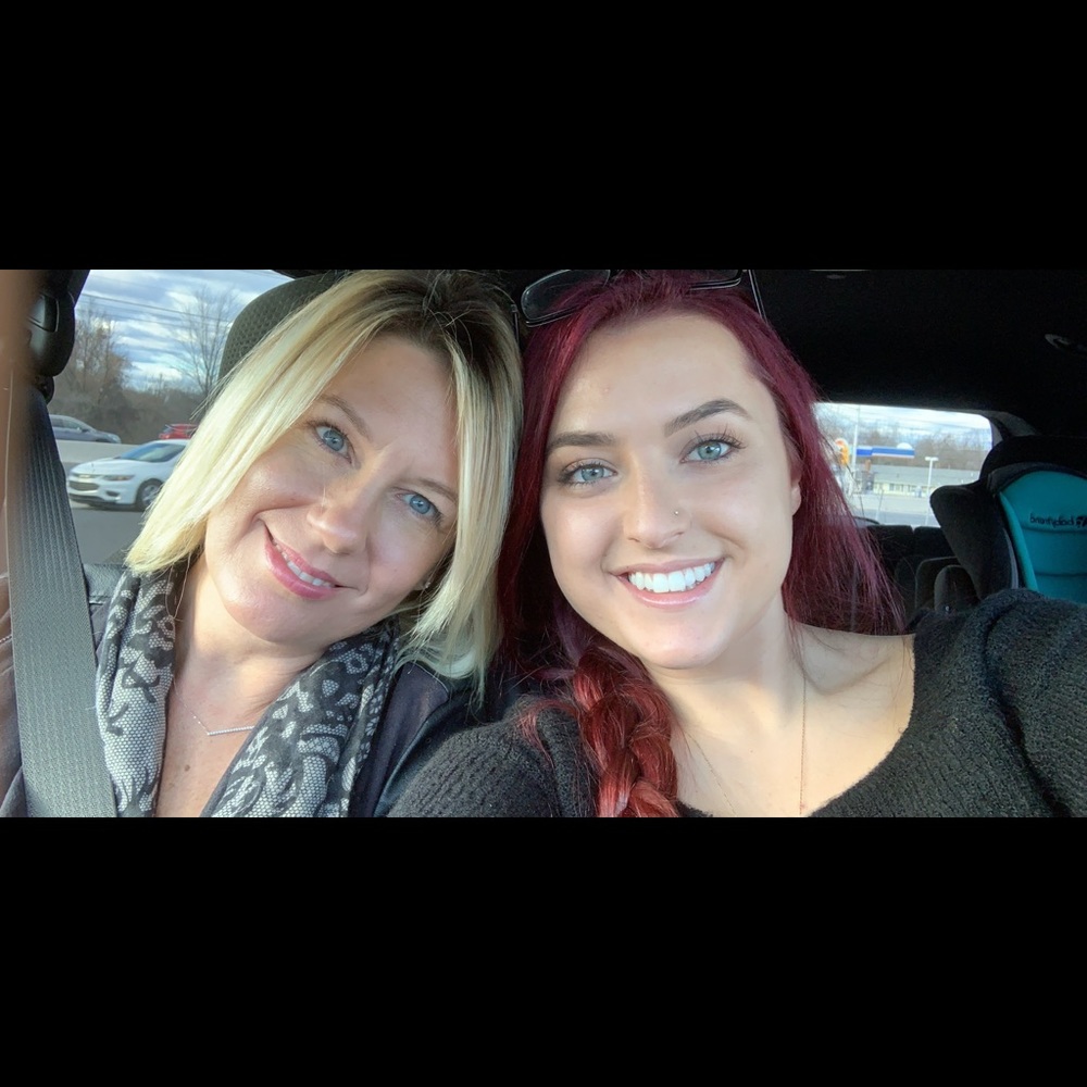 Meet your Posher, Alexis